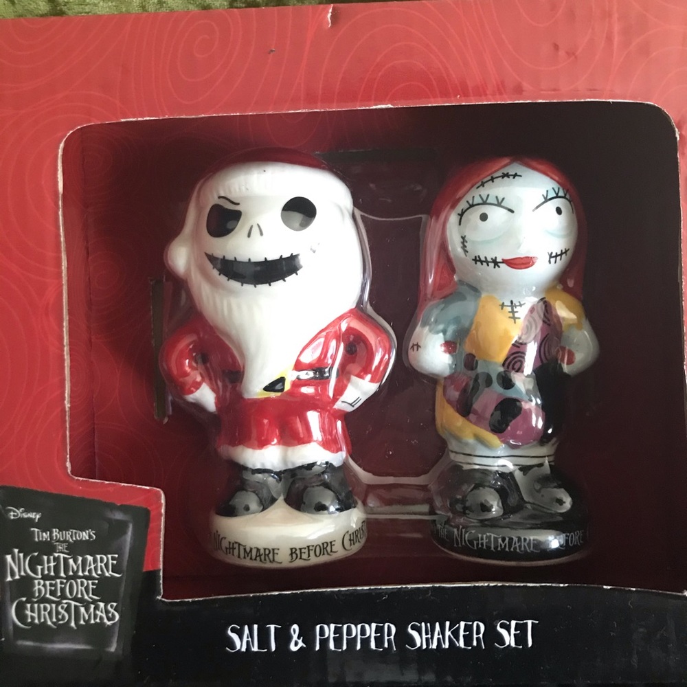 The nightmare before Christmas pepper shakers